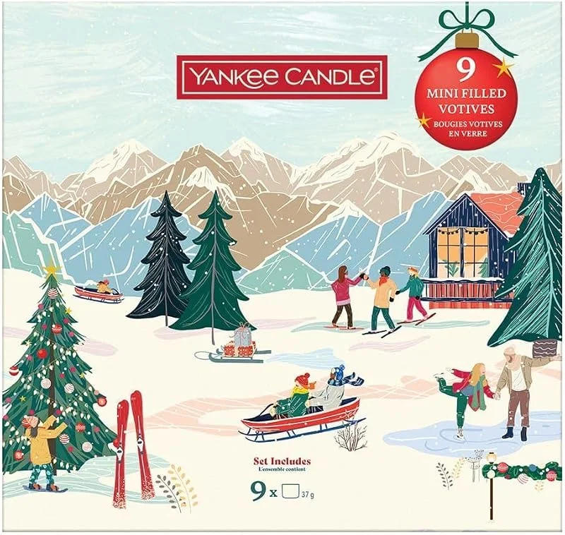 Besuche den Yankee Candle-Store Yankee Candle Geschenkset 9 Votivkerzen, Christmas Classics, Gefüllte Glas-Votives à 37 g, Festliches Geschenkset — Geschenkverpackung