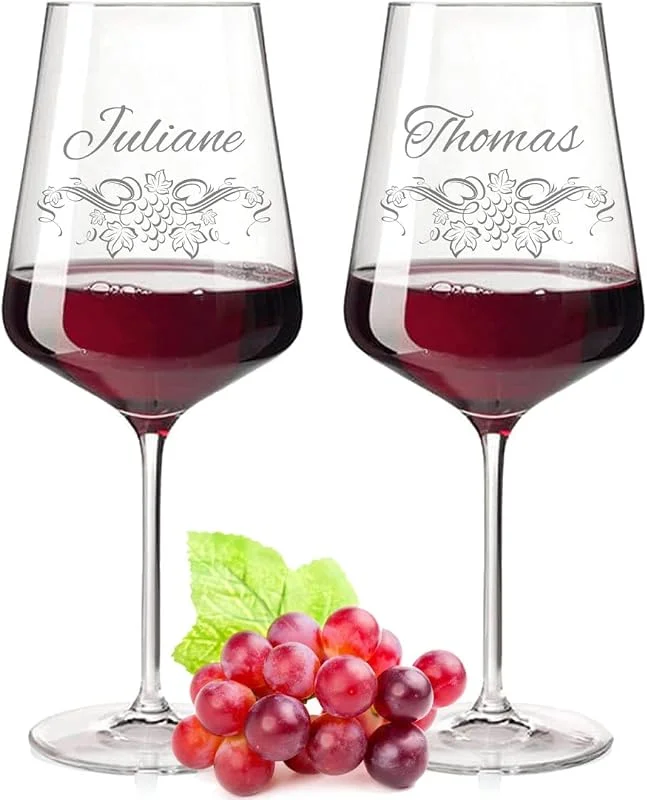 Besuche den GRAVURZEILE-Store GRAVURZEILE Leonardo Puccini Weingläser mit Gravur - im Weinranken Design - Personalisiert mit Namen - Geschenk für Sie & Ihn zum Geburtstag, Jahrestag, Valentinstag & zur Hochzeit - 750 ml — Wein und Festtafel