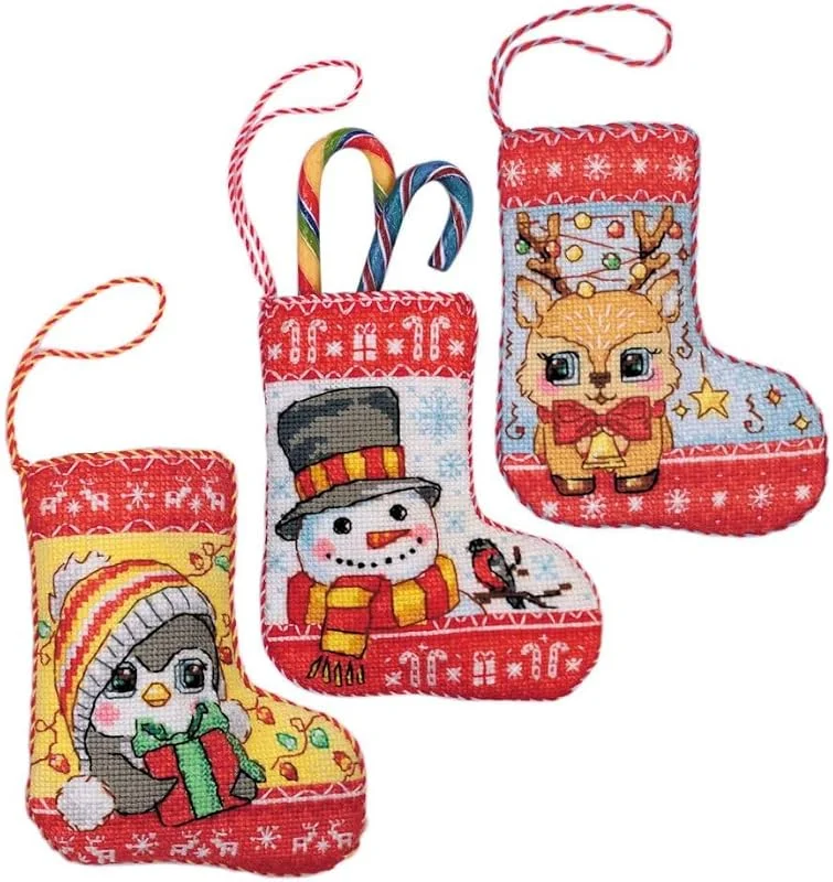 Marke: Riolis Riolis Kreuzstich Stickpackung Weihnachtsstrümpfe klein, 3er-Set, Zählmuster, a 11x15cm — Weihnachtsdeko