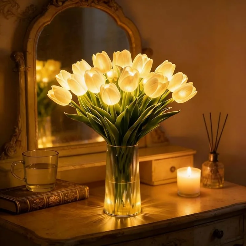 Marke: Aukojoy Strahlendes, romantisches Tulpenlicht mit Vase, 15 Stück funkelnde LED-Tulpen, die nie verblassen, blumenförmige Umgebungsnachtlampe für Schlafzimmer, Nachttisch, Dekoration und Geschenk — Kerzenlicht Abendessen
