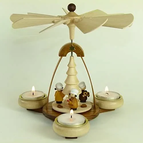 Marke: Kunsthandwerk Ullrich Teelichtpyramide Weihnachtsbäckerei HxB 19x19, 5cm NEU Weihnachtspyramide Tischdekoration Holzpyramide Tischpyramide Dekoration Weihnachten Wärmespiel Lichter Figur Holz Seiffen Erzgebirge Holz Flügel — Weihnachtsdeko