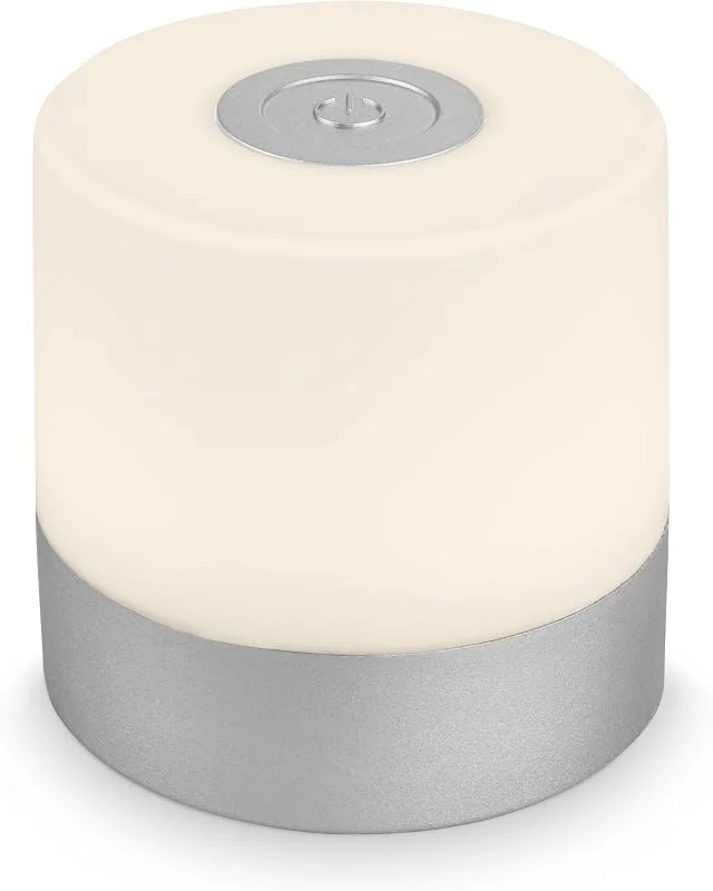 Besuche den BRILONER-Store BRILONER – Mini LED Tischlampe Kabellos, Dimmbare Nachttischlampe Touch, Schreibtischlampe, USB-C, Camping Lampe, Warmweißes Licht, 7x7 cm, Silberfarbig, Chrom-matt — Kerzenlicht Abendessen