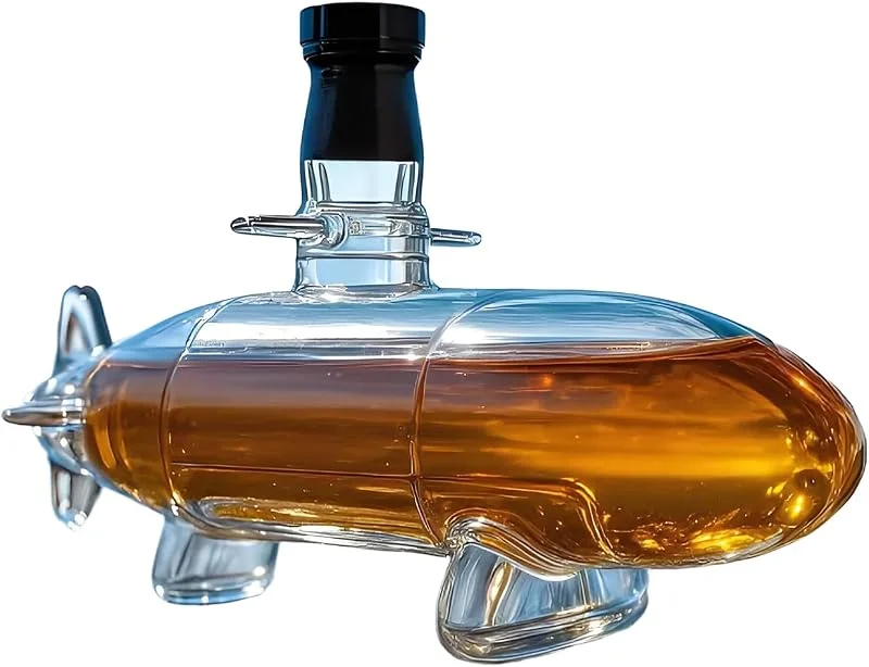 Marke: zwxqe Whiskey-Dekanter in U-Boot-Form, dekorative Weinflasche, Liköraufbewahrung — Wein und Festtafel