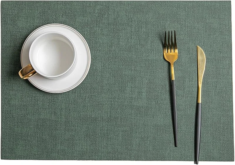 Besuche den Epinki-Store Epinki 2Pcs Set Tischset Weihnachten Quadratisch 30x43CM, PU Leder Platzset Abwaschbar Gewebt Muster Hitzebeständige, Tischmatte Modern Dunkel Grün für Esstisch — Küche & Haushalt