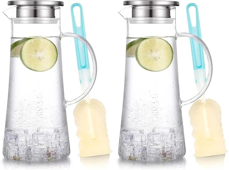 Besuche den SUSTEAS-Store SUSTEAS 1.5 Liter Glaskaraffe, Karaffe mit Deckel, Eistee Krug Wasserkrug heißes kaltes Wasser Eistee Wein Kaffee Milch und Saft Getränkekaraffe wasserkaraffe (Packung mit 2) — Wein und Festtafel