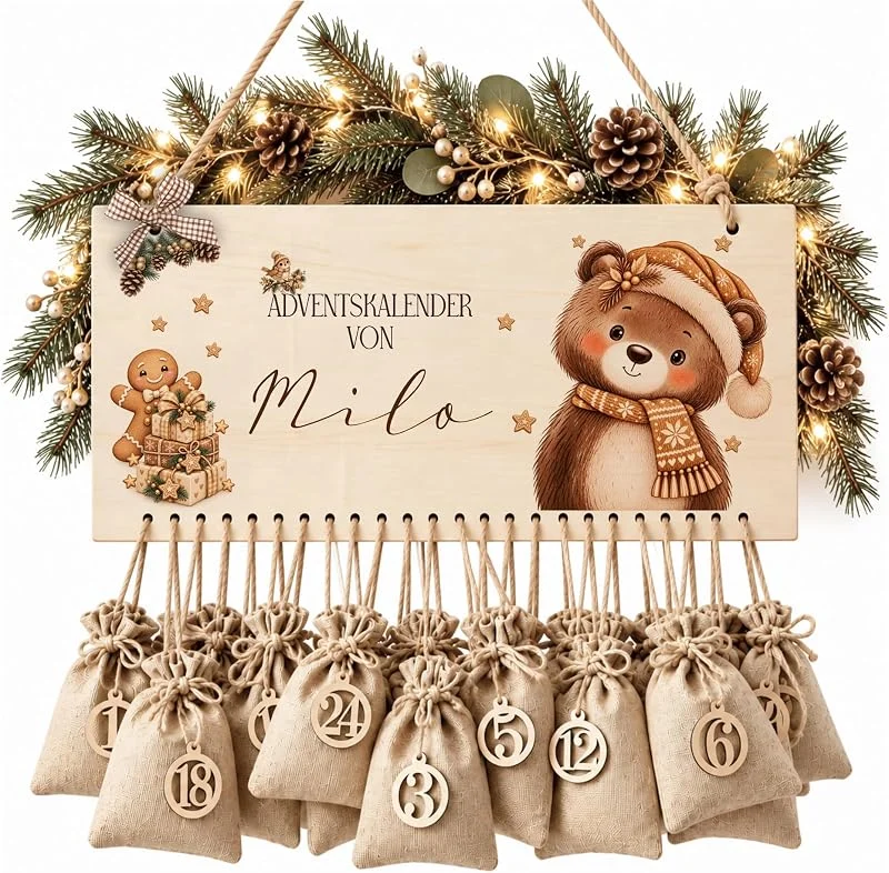 Besuche den Manufaktur Liebevoll-Store Adventskalender zum Befüllen personalisiert mit Namen, Holzschild 42 x 20 cm, wiederverwendbarer Adventskalender für Kinder, 6 Tiermotive mit 24 Jutesäckchen & Holzzahlen für (Bär) — Advent und Tisch