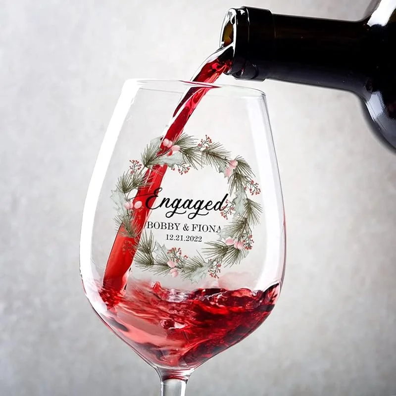 Marke: Rimego Rotweingläser, 2er-Set, First Christmas in Our New Home, Orname, Weingläser, 482 ml, tolles Weingeschenk für Hochzeitstag, Weihnachten, Geburtstag — Wein und Festtafel