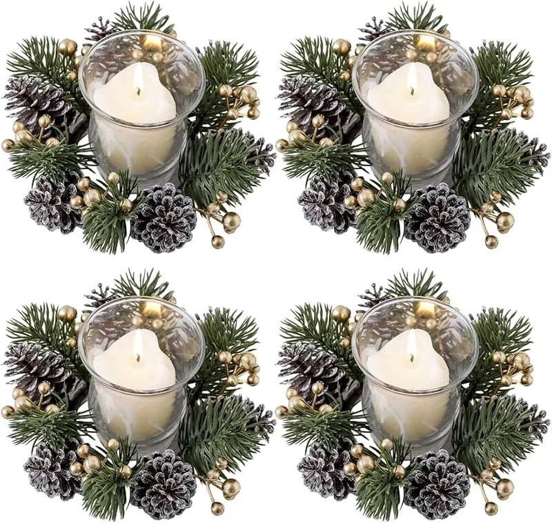 Marke: KYEQATY 4pcs Weihnachts Kerzenringe Kiefernnadeln Kerzenringe Kränze mit Beeren Kegel Plastik Kerze Kranz Mini Weihnachtskranz für Weihnachtstisch Herzstück Dekoration Gold — Kerzenlicht Abendessen
