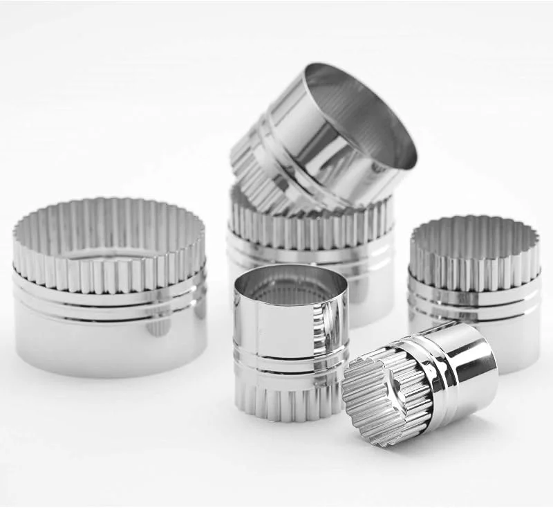 Besuche den Thermohauser-Store thermohauser Ausstecherset (Edelstahl rostfrei), Rund, Rand glatt, gewellt, 6-tlg., Durchm. 5, 0-11, 4 cm, verpackt in Blech-Aufbewahrungsdose — Weihnachtskueche