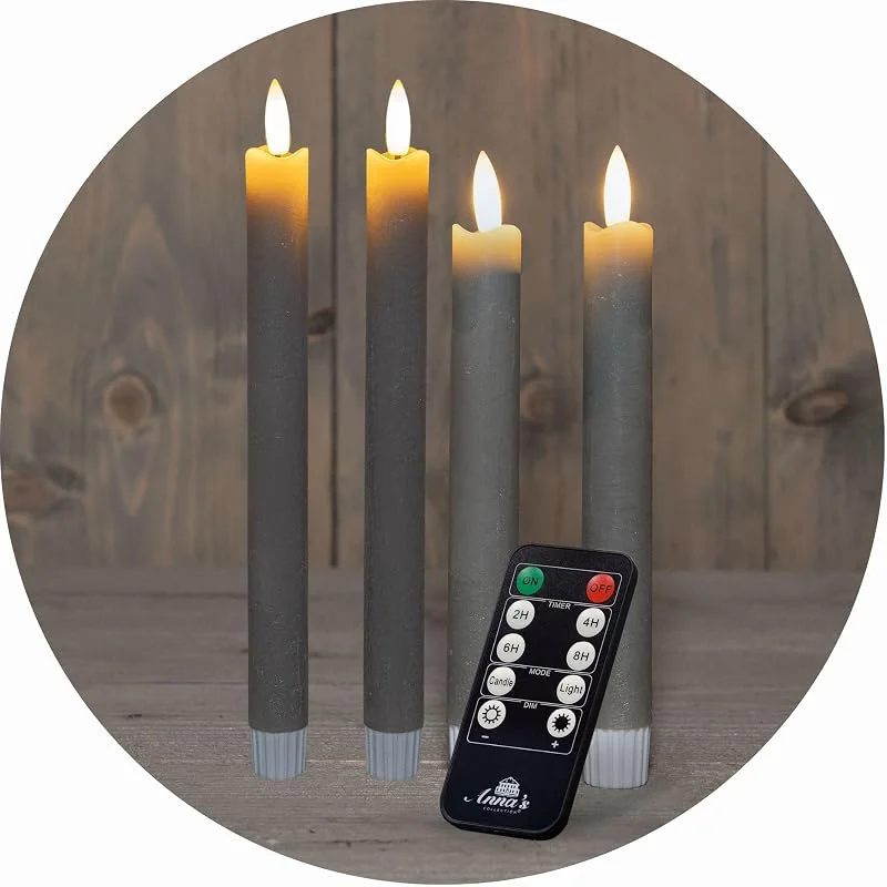 Besuche den Novaliv-Store Sparset Stabkerzen LED mit Timer Klein+Groß TAUPE GRAU 4 Stück indoor - 6 Stunden ECHTWACHS 18cm+23cm Höhe für Kerzen 2, 2cm Durchmesser 2 AAA Batterien notwendig LED Stabkerzen flackernde Flamme — Advent und Tisch