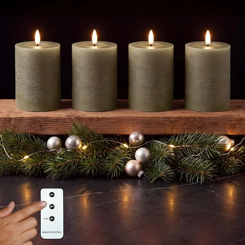 Besuche den INSPINOVIA-Store LED Echtwachs Kerzen 4er Set mit Fernbedienung & Timer, Weihnachtskerzen, Ideal für Adventskränze, Weihnachtsdeko, Adventskerzen (Grün, 4er Set, 10 cm) — Kerzenlicht Abendessen
