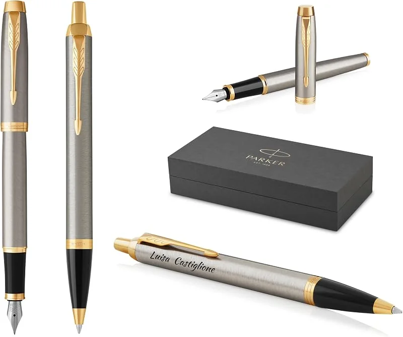 PARKER IM Core Füllfederhalter und Kugelschreiber mit Gravur, Premium Stift, Geschenkbox, schwarze Mine, personalisiertes Geschenk, Namen, graviert, Geburtstag (Brushed Metal G.C.) — Geschenkverpackung