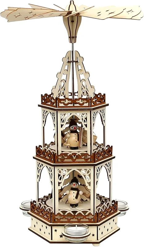 Besuche den Dekohelden24-Store Holz Teelichtpyramide in Natur, braun mit 3 Etagen, für 3 Teelichte, L, B, H: 19 x 16, 5 x 42 cm, Motiv: Schneemänner. — Weihnachtsdeko